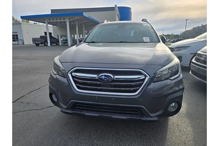$16845 : Subaru Outback 2018 AWD 2.5i image 2