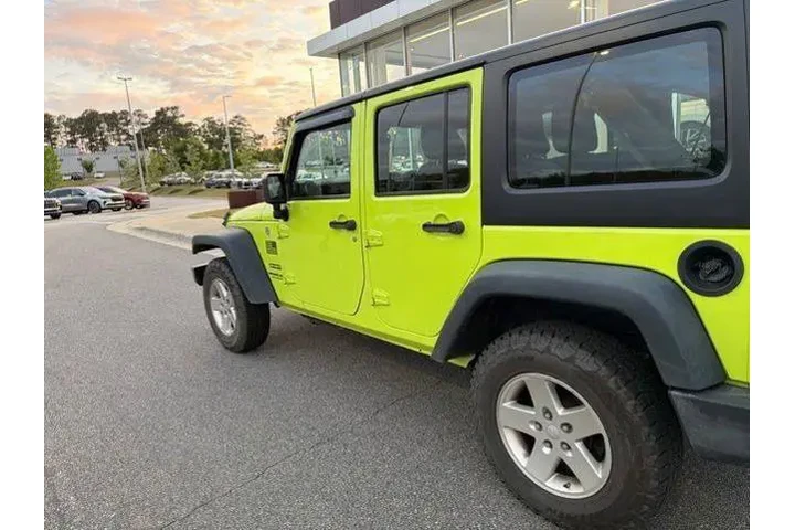 $12989 : Jeep Wrangler Unlimited 2016 image 3