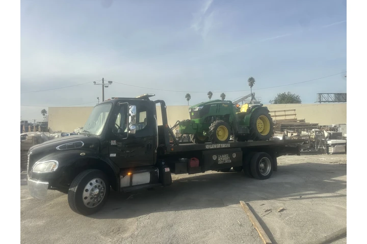 GRUA GRUA SAN FERNANDO VALLEY image 1