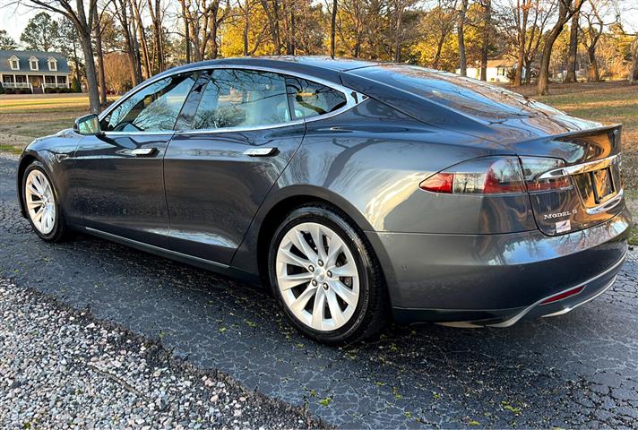2016 Model S 2016.5 4dr Sdn A image 2