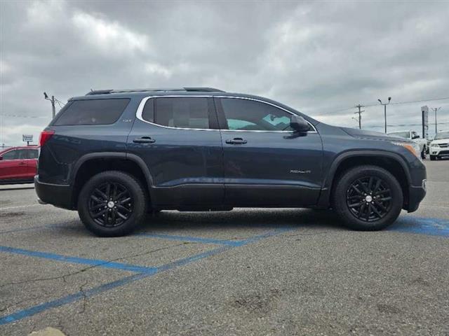 2019 GMC Acadia image 3