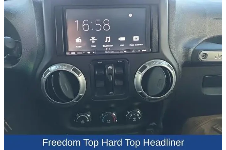 $19900 : Toyota Corolla 2021 LE 4dr S image 4