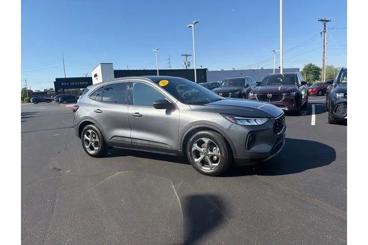 $28980 : Ford Escape 2025 ST-Line 4dr image 3