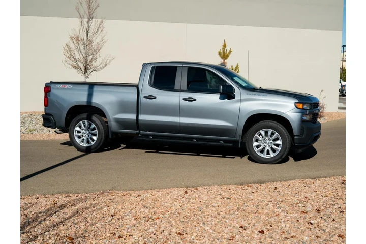 $30478 : 2021 Silverado 1500 Custom image 3