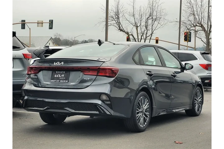 $21495 : 2023 Forte GT-Line image 5