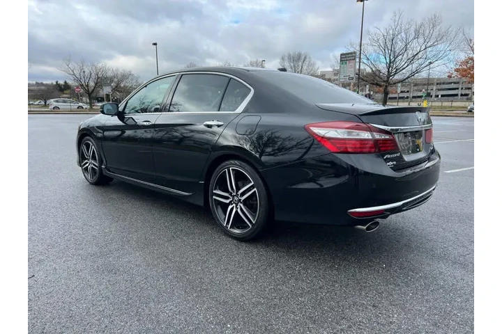 $12900 : 2016 Accord Touring image 8