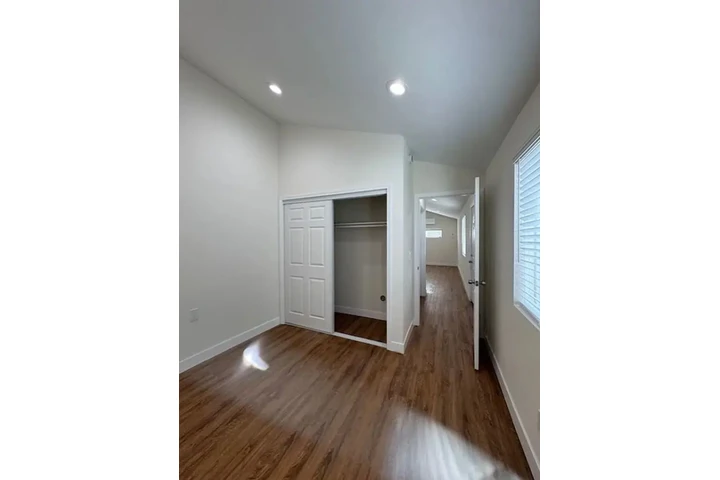 $850 : 1bed 1bath ADU in Compton, CA image 4