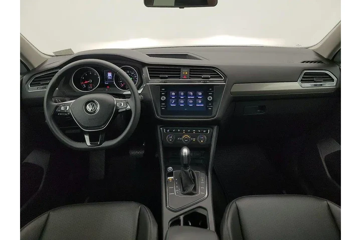 $19998 : Volkswagen Tiguan 2020 SE 4d image 9