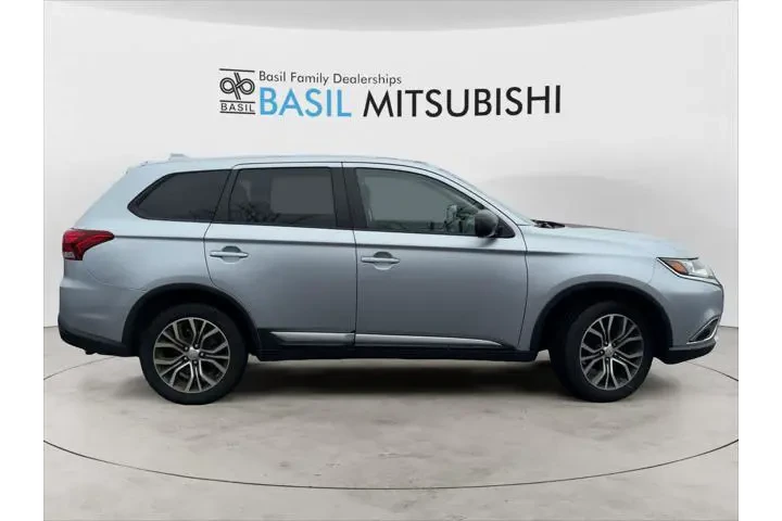$12999 : Mitsubishi Outlander 2017 AW image 6