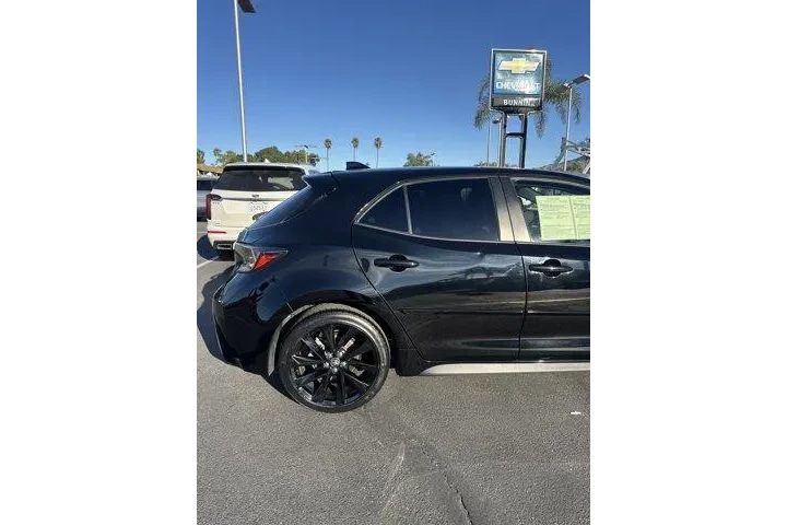 $17998 : Toyota Corolla Hatchback 202 image 10