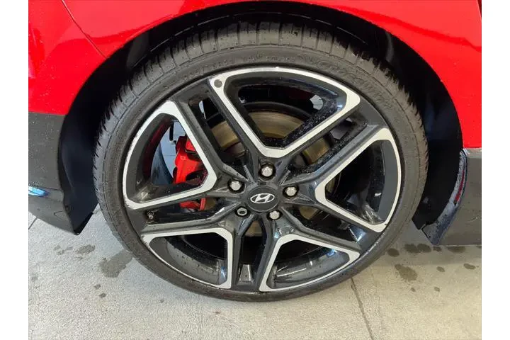 $23990 : Hyundai VELOSTER N 2022 3dr image 9