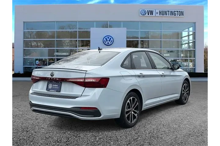 $22082 : Volkswagen Jetta 2025 Sport image 4