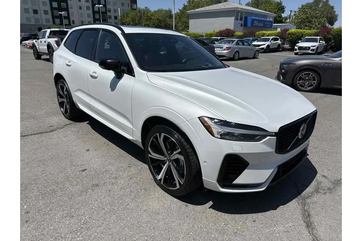 $33710 : 2022 XC60 Recharge Plug-In Hy image 5