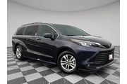 2025 Sienna XLE 7-Passenger en Madison