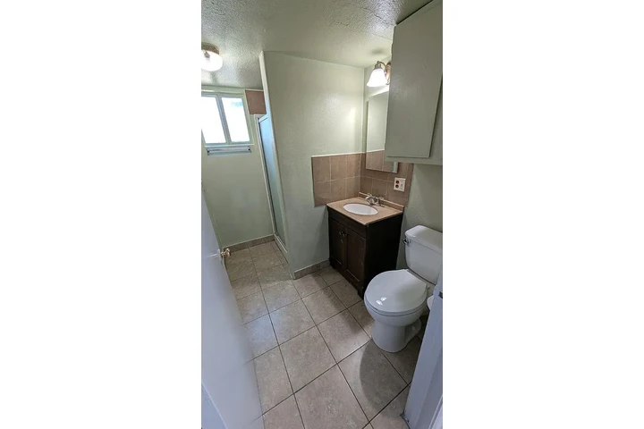 $900 : Esta casa privada de 2 dormito image 9