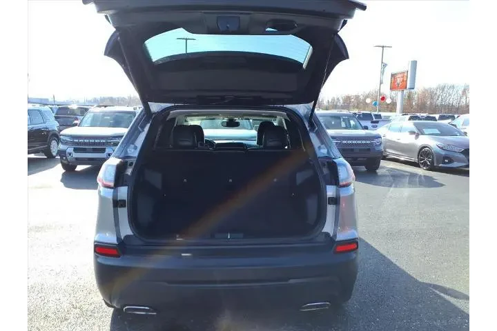 $16995 : Jeep Cherokee 2019 4x4 Latit image 6