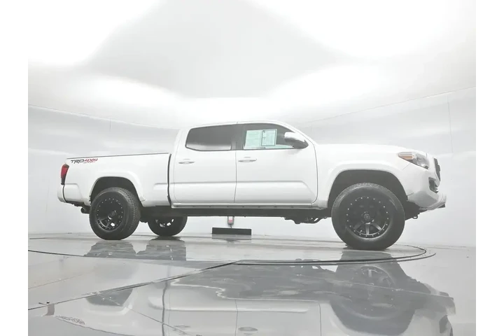 $27500 : Toyota Tacoma 2018 4x4 TRD S image 2