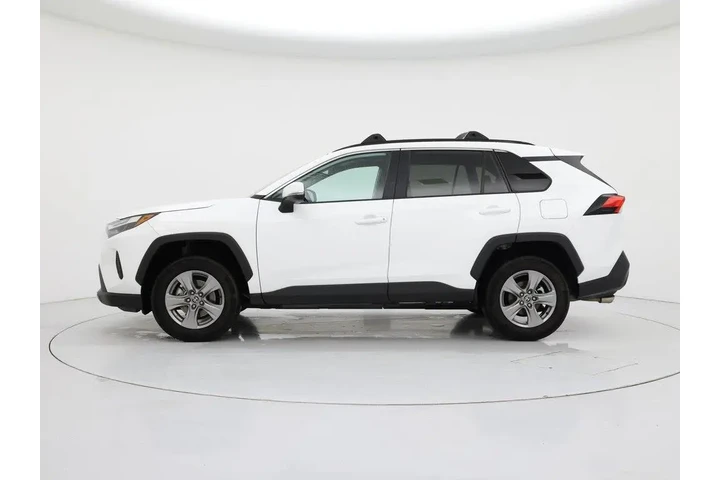 $32998 : Toyota RAV4 2024 AWD XLE 4dr image 3