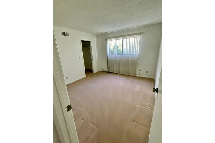 $2580 : 3bed and 2bath Korean town LA image 5
