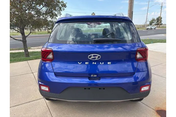 $23498 : Hyundai VENUE 2025 Limited 4 image 7