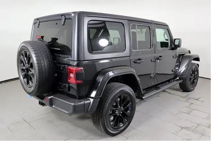$31550 : Jeep Wrangler 2023 4x4 Sahar image 6