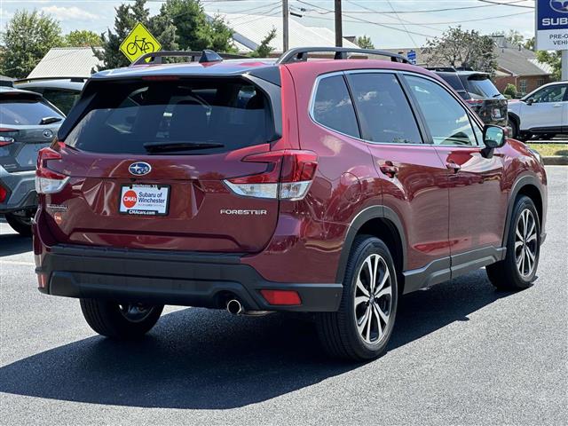 $31393 : PRE-OWNED 2024 SUBARU FORESTE image 2