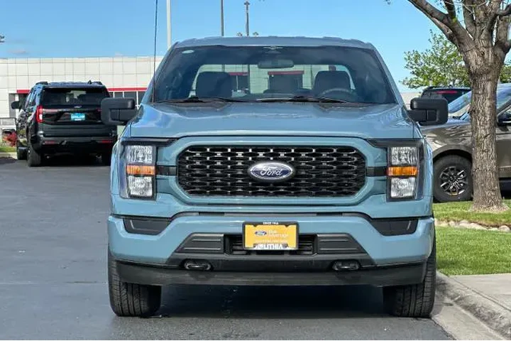 $35995 : Ford F-150 2023 4x4 XLT 4dr image 10