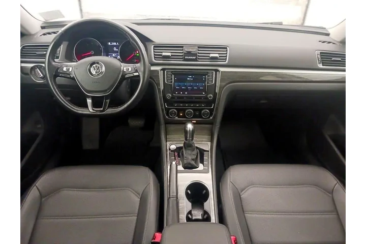 $13998 : Volkswagen Passat 2018 2.0T image 9