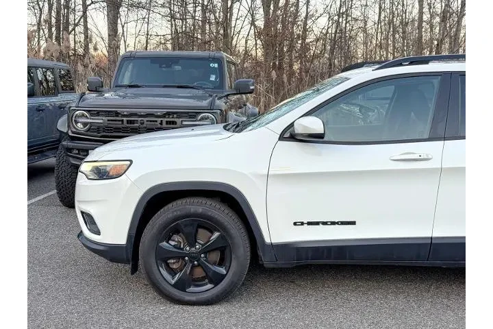 $17076 : Jeep Cherokee 2019 4x4 Latit image 9