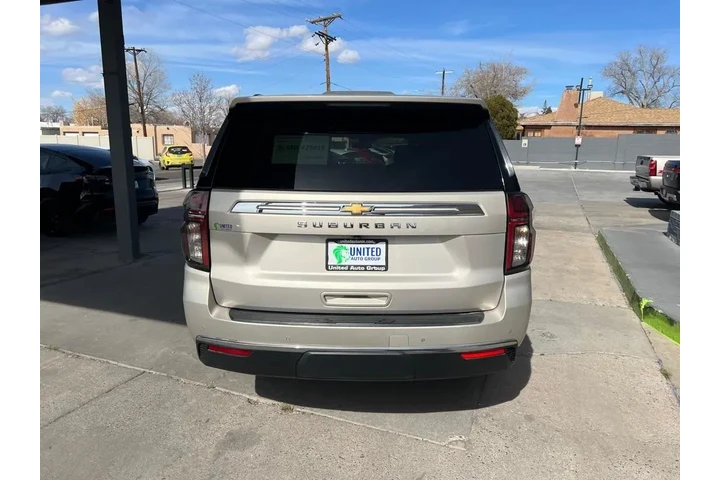 2021 Suburban LS 4WD image 6