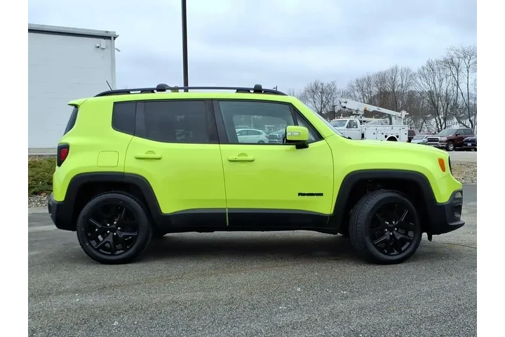 $10891 : Jeep Renegade 2017 4x4 Latit image 2