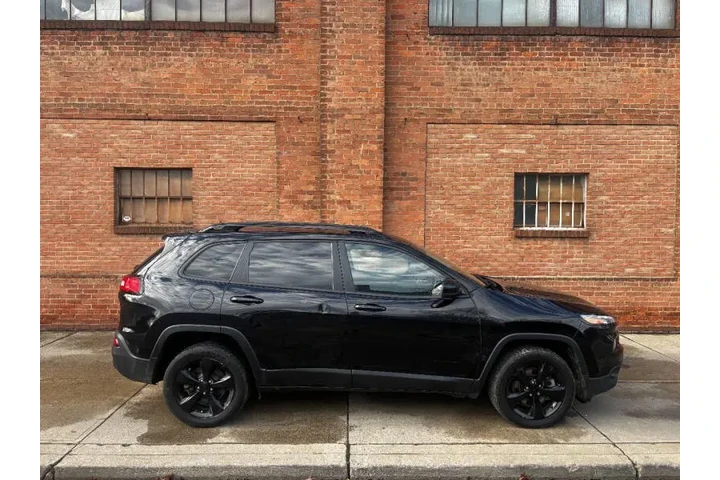 $10000 : 2017 Cherokee High Altitude image 7