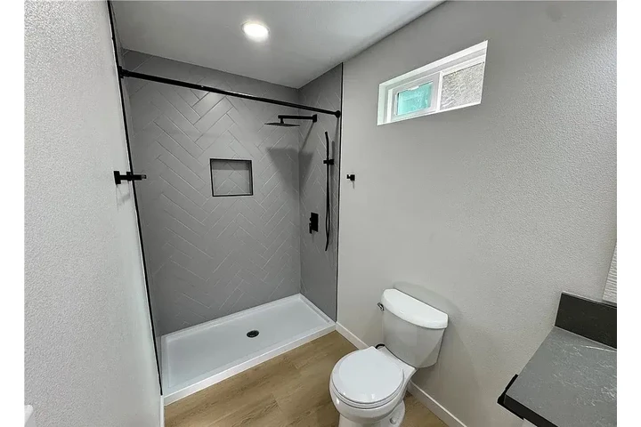 $1250 : Amplia casa disponible image 5