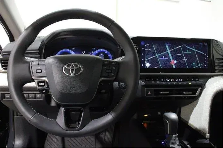 $39989 : Toyota Camry 2025 AWD XLE 4d image 8
