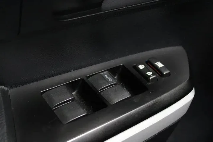 $30909 : Toyota Tundra 2020 4x2 SR5 4 image 4