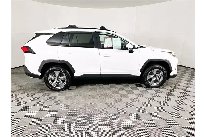 $39900 : Toyota RAV4 2025 AWD XLE 4dr image 8