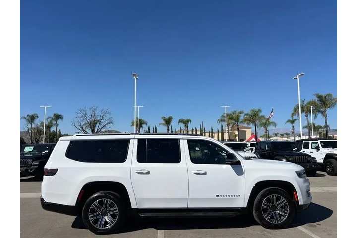 $39941 : Jeep Wagoneer L 2024 4x4 Ser image 9