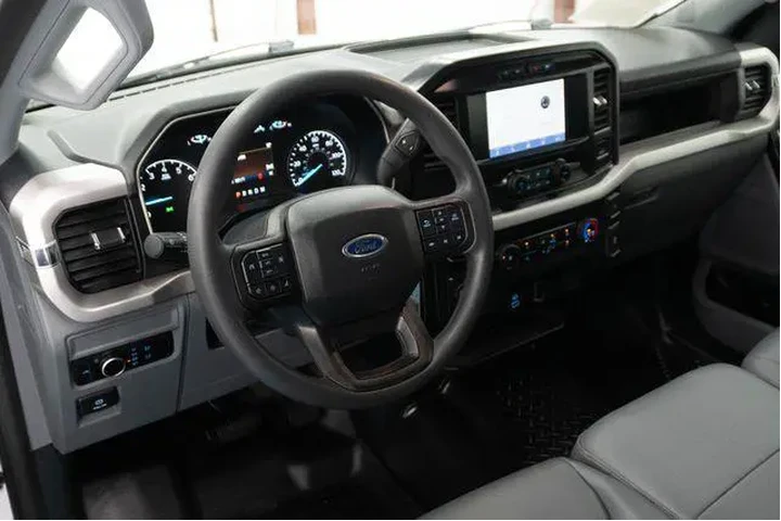$39000 : Ford F-150 2023 4x4 XL 4dr S image 4