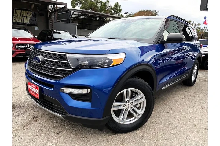 2022 Explorer XLT image 1