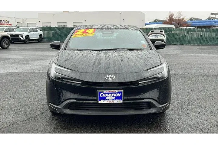 $29484 : Toyota Prius 2024 LE 4dr Hat image 2