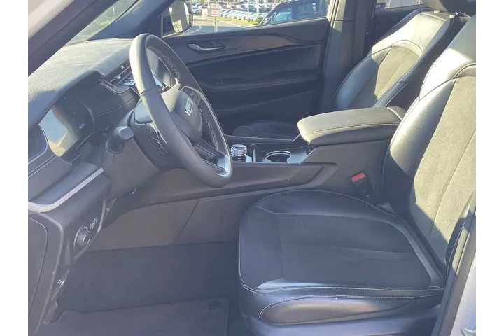 $33895 : Jeep Grand Cherokee L 2024 4 image 10