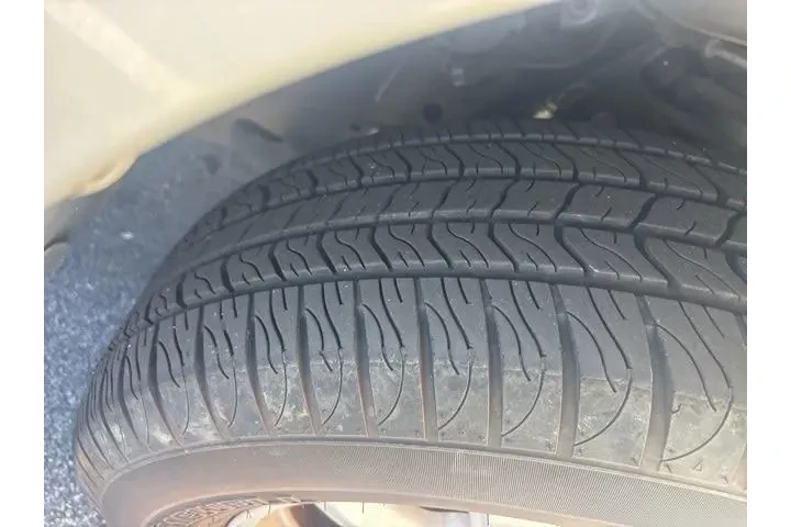 $6539 : GMC Envoy XL 2004 SLE 4dr SU image 5