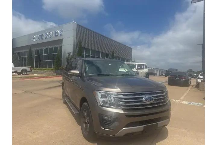 $20956 : Ford Expedition 2019 4x4 XLT image 1