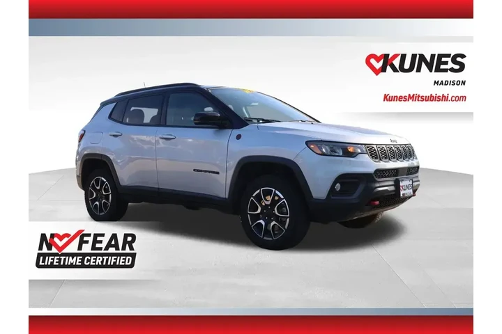 $24277 : Jeep Compass 2024 4x4 Trailh image 1