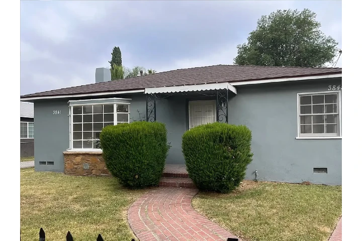 $980 : generous  2 bedrooms home image 1