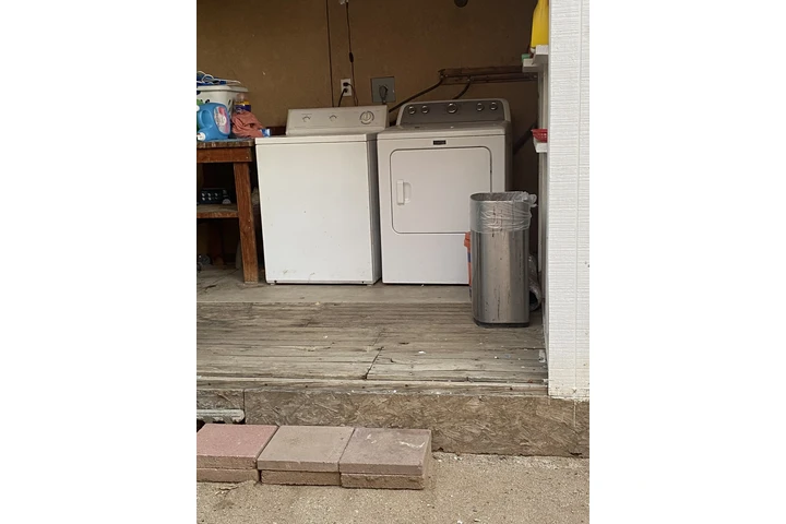 $1800 : 1Bedroom Apartment Riverside image 9