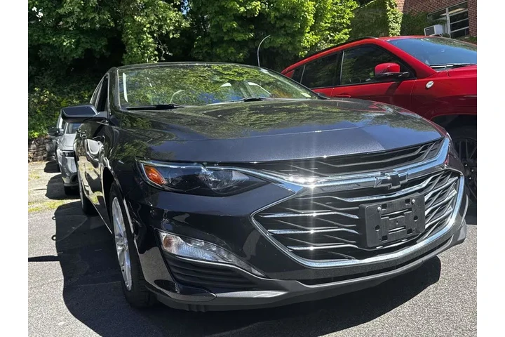 $18985 : Chevrolet Malibu 2023 LT 4dr image 1