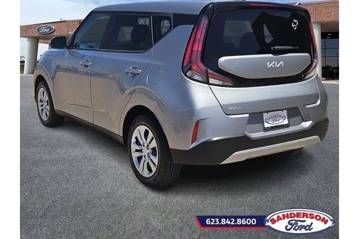 $15888 : Kia Soul 2023 LX 4dr Crossov image 5