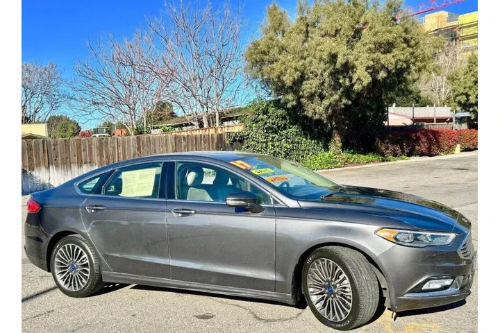 2017 Fusion SE image 3