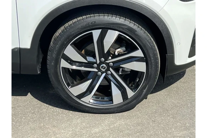 $31500 : Volvo XC40 2023 AWD B5 Plus image 6